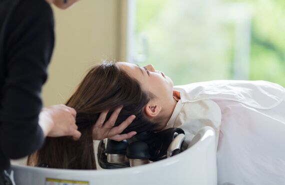 育毛コンシェルジュによる本格ヘッドスパで眠りの中へ | 水戸で頭皮診断を行うエステサロン-GARN(ガルン)
