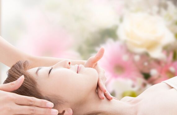 高性能美顔器でハリ肌を叶える最速美肌再生プラン | 水戸で高品質なヘッドスパエステサロン-GARN(ガルン)